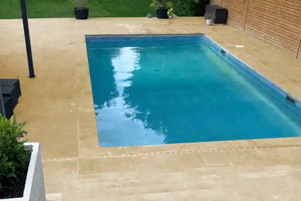Custom swimming pool installation and construction in Hampshire