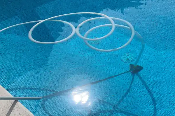 Professional swimming pool maintenance and repair services in Hampshire